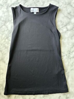 The Nordstrom Rack Black Sleeveless Tank Top
